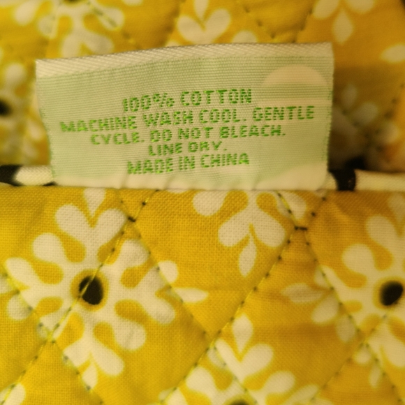 VERA BRADLEY Quilted Multicolor Pattern Magnetic Closure Tote Bag - Picture 10 of 10